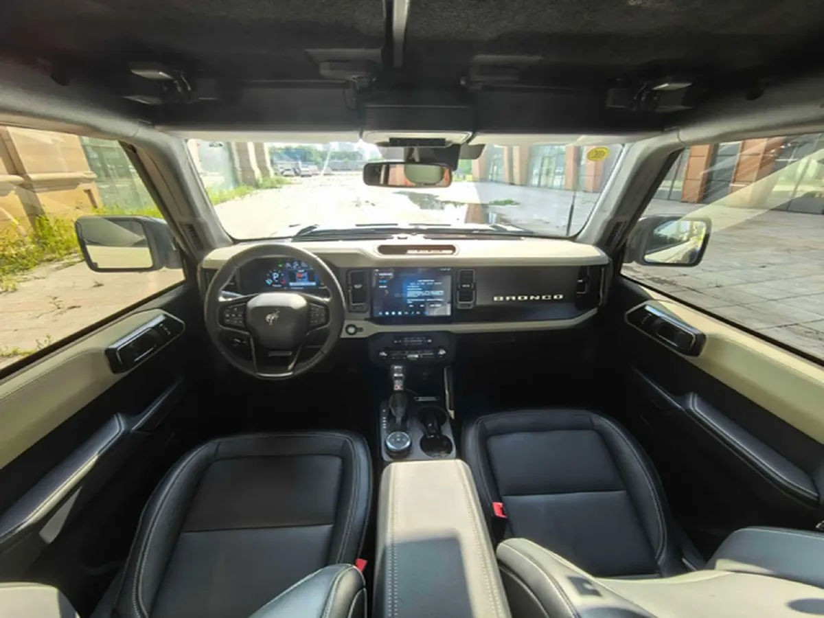 2024 Ford Bronco 2.3T 275HP L4 10AT,autocango,china used car exporter,china ev exporter,chinese used car exporter,chinese used ev exporter