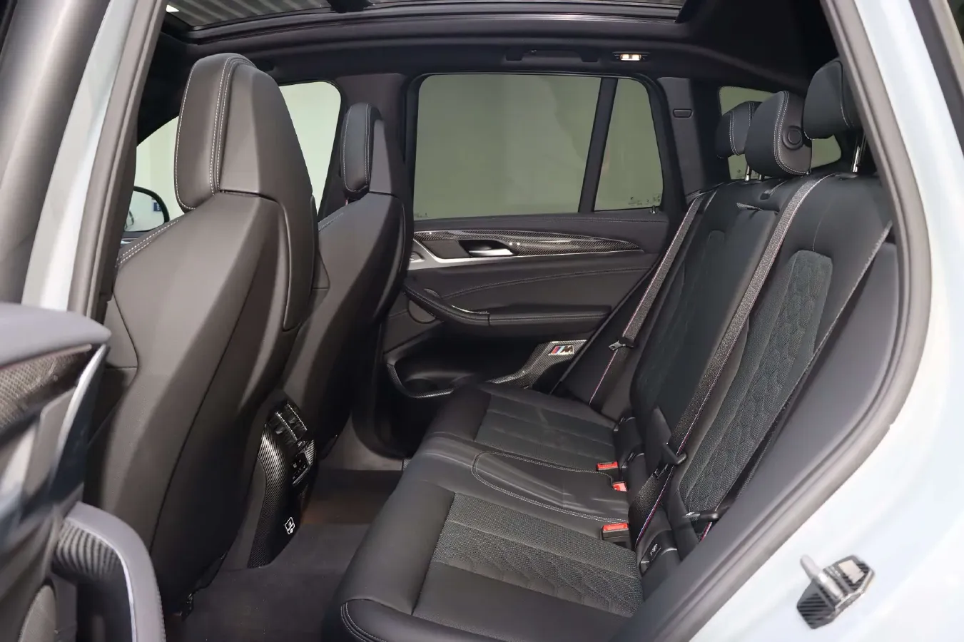 2022 BMW X3 M 3.0T 510HP L6 8AT,autocango,china used car exporter,china ev exporter,chinese used car exporter,chinese used ev exporter