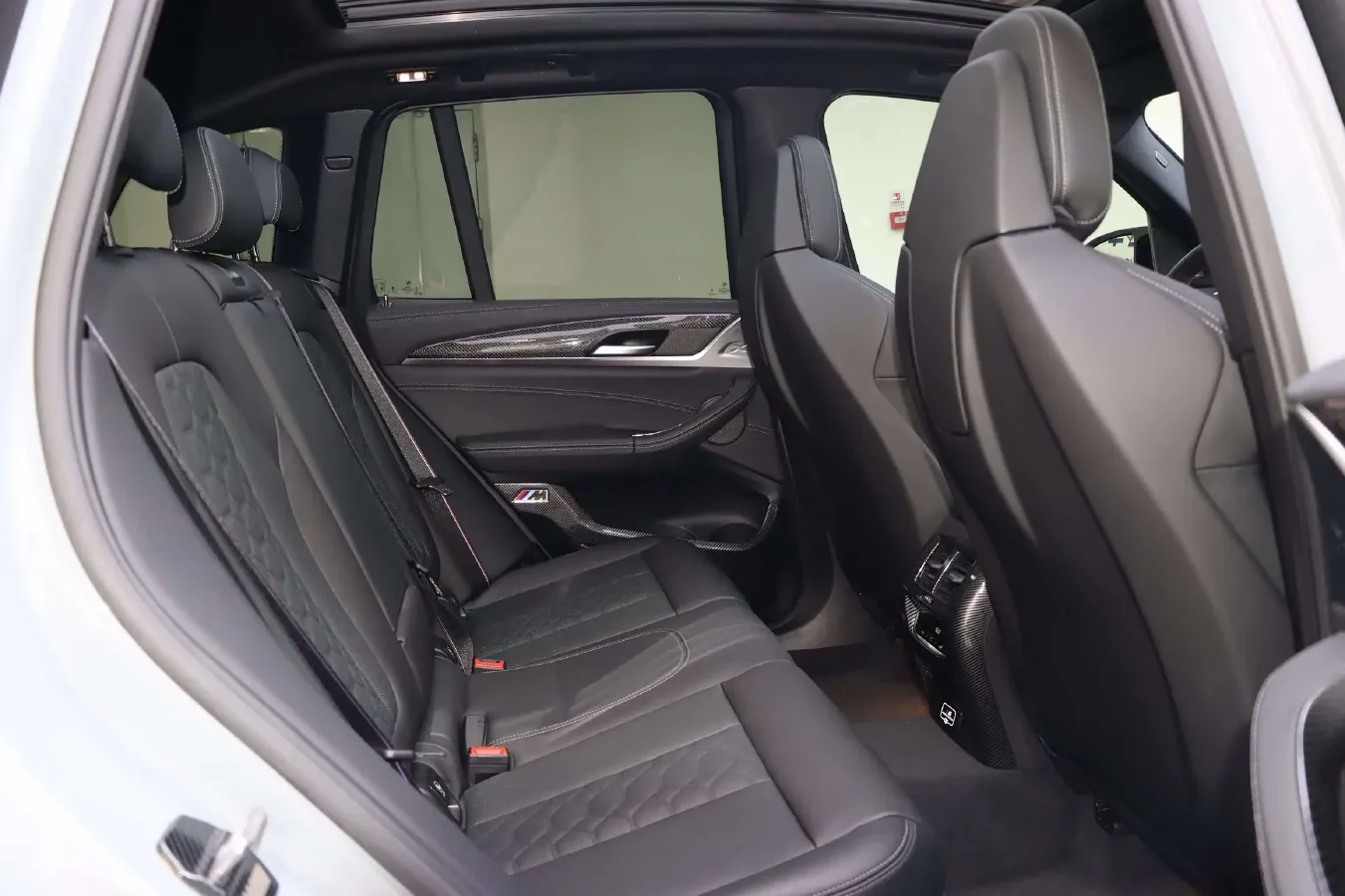 2022 BMW X3 M 3.0T 510HP L6 8AT,autocango,china used car exporter,china ev exporter,chinese used car exporter,chinese used ev exporter