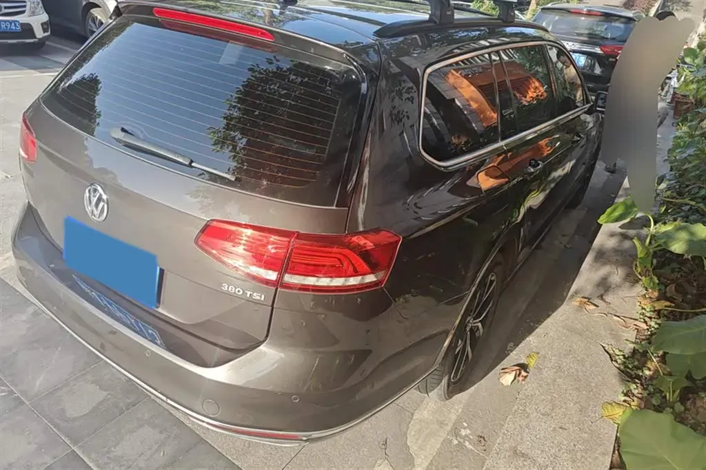 2018 Volkswagen Alltrack 2.0T 220HP L4 6DCT,autocango,china used car exporter,china ev exporter,chinese used car exporter,chinese used ev exporter