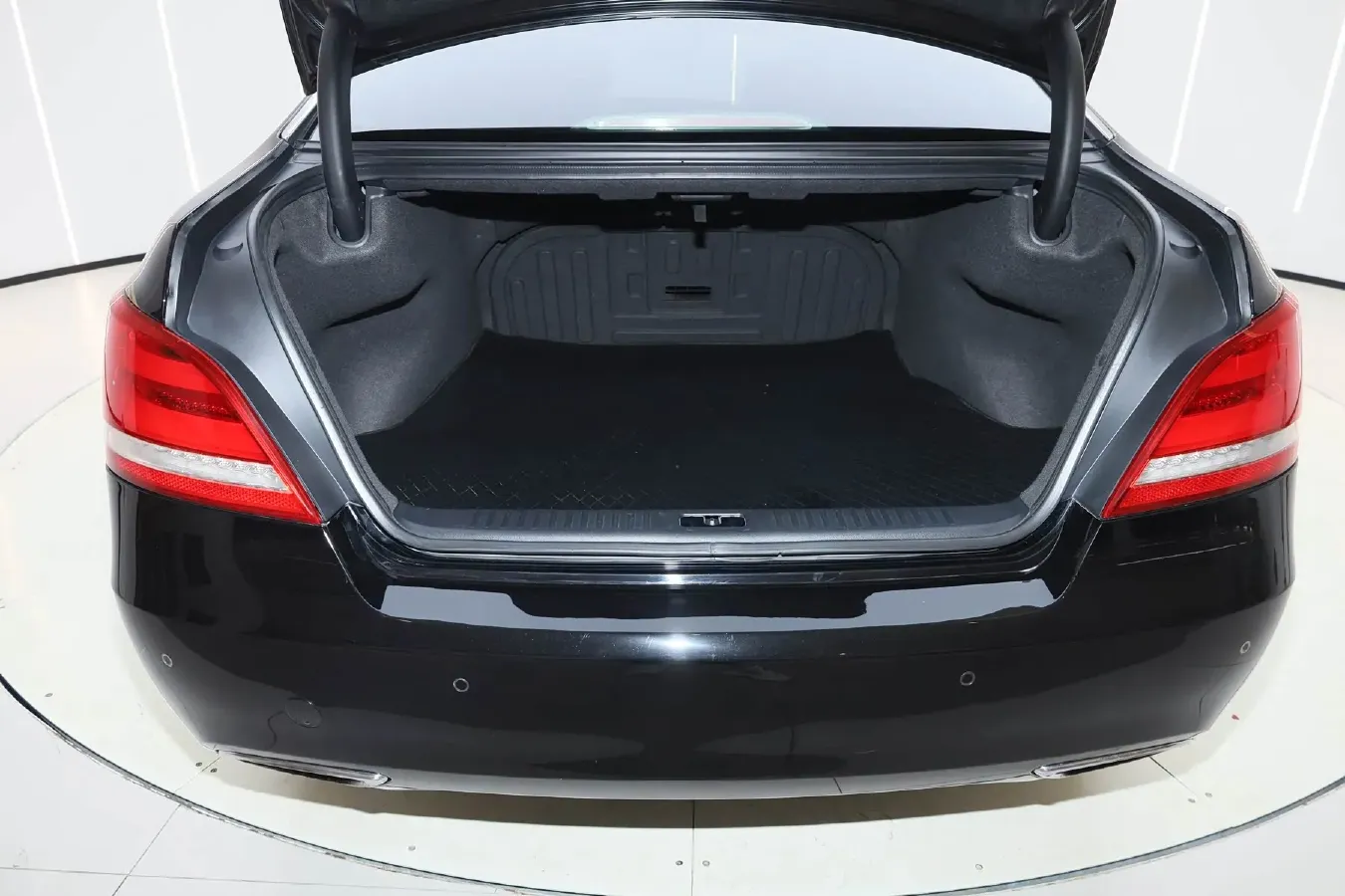 2014 Hyundai Equus 3.8L 335HP V6 8AT,autocango,china used car exporter,china ev exporter,chinese used car exporter,chinese used ev exporter