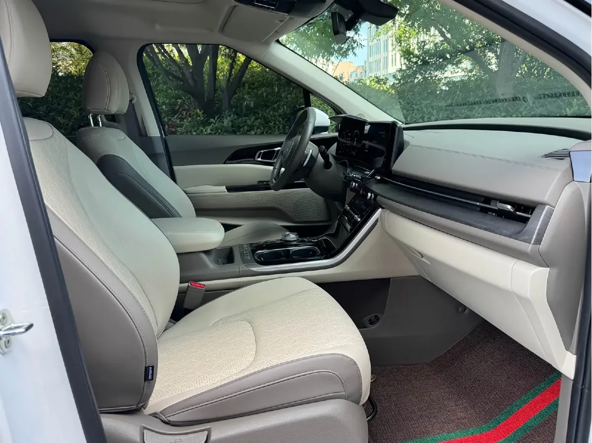 2021 Kia Carnival 2.0T 233HP L4 8AT,autocango,china used car exporter,china ev exporter,chinese used car exporter,chinese used ev exporter