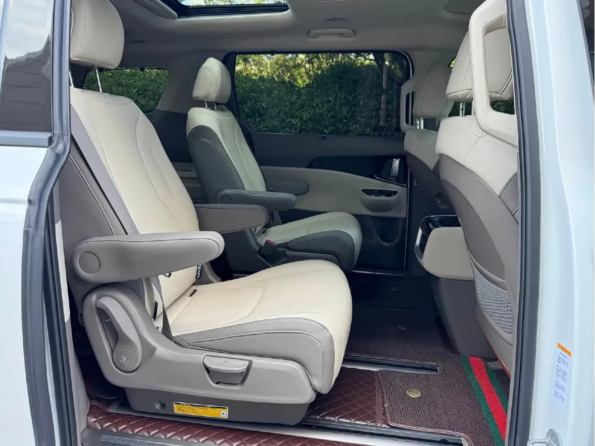 2021 Kia Carnival 2.0T 233HP L4 8AT,autocango,china used car exporter,china ev exporter,chinese used car exporter,chinese used ev exporter