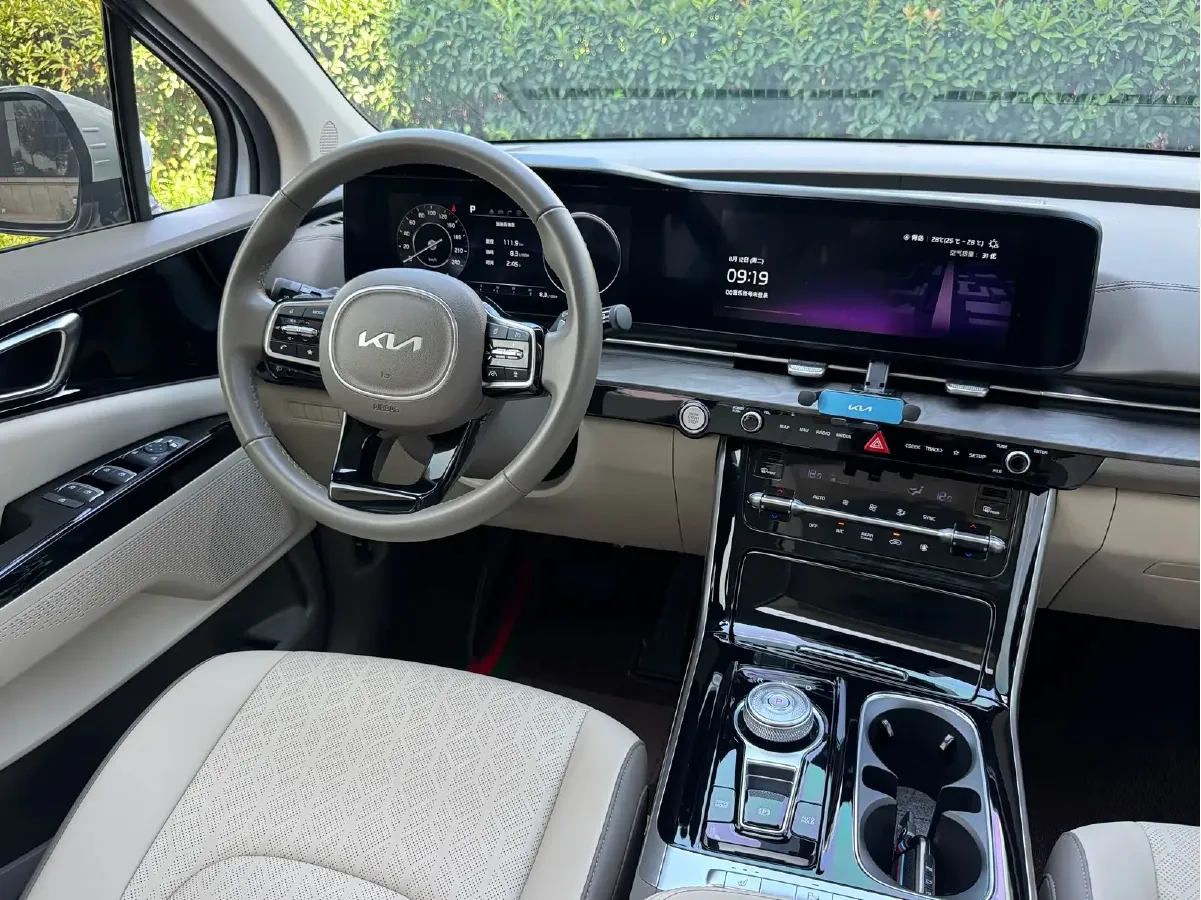 2021 Kia Carnival 2.0T 233HP L4 8AT,autocango,china used car exporter,china ev exporter,chinese used car exporter,chinese used ev exporter