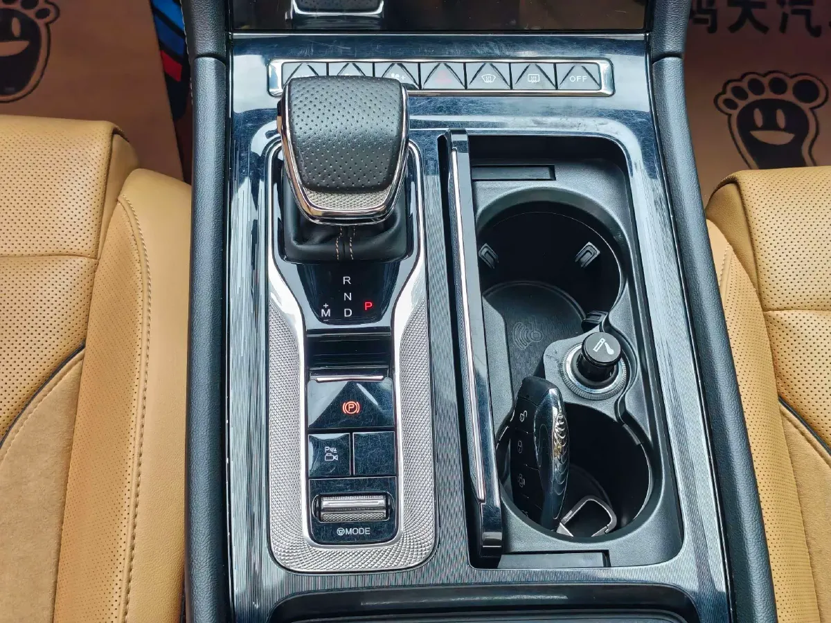 2023 HongQi H6 2.0T 252HP L4 8AT,autocango,china used car exporter,china ev exporter,chinese used car exporter,chinese used ev exporter