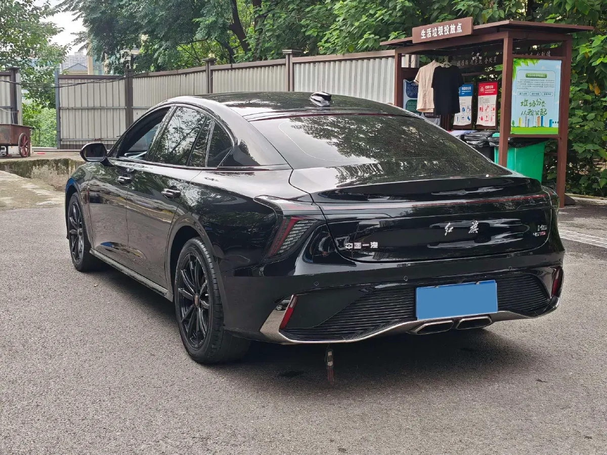 2023 HongQi H6 2.0T 252HP L4 8AT,autocango,china used car exporter,china ev exporter,chinese used car exporter,chinese used ev exporter