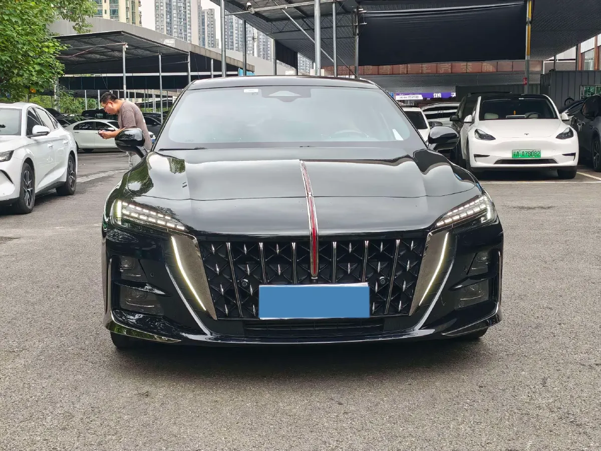 2023 HongQi H6 2.0T 252HP L4 8AT,autocango,china used car exporter,china ev exporter,chinese used car exporter,chinese used ev exporter