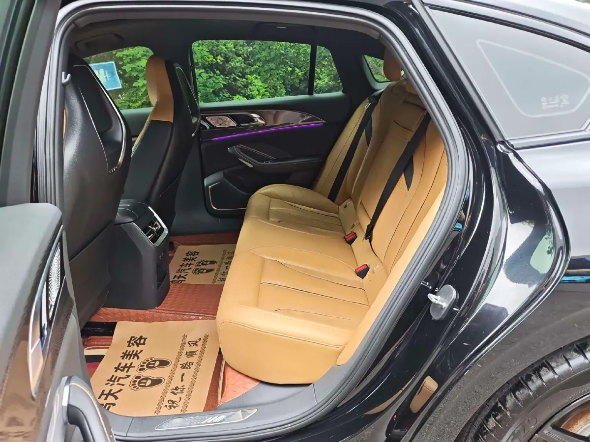 2023 HongQi H6 2.0T 252HP L4 8AT,autocango,china used car exporter,china ev exporter,chinese used car exporter,chinese used ev exporter