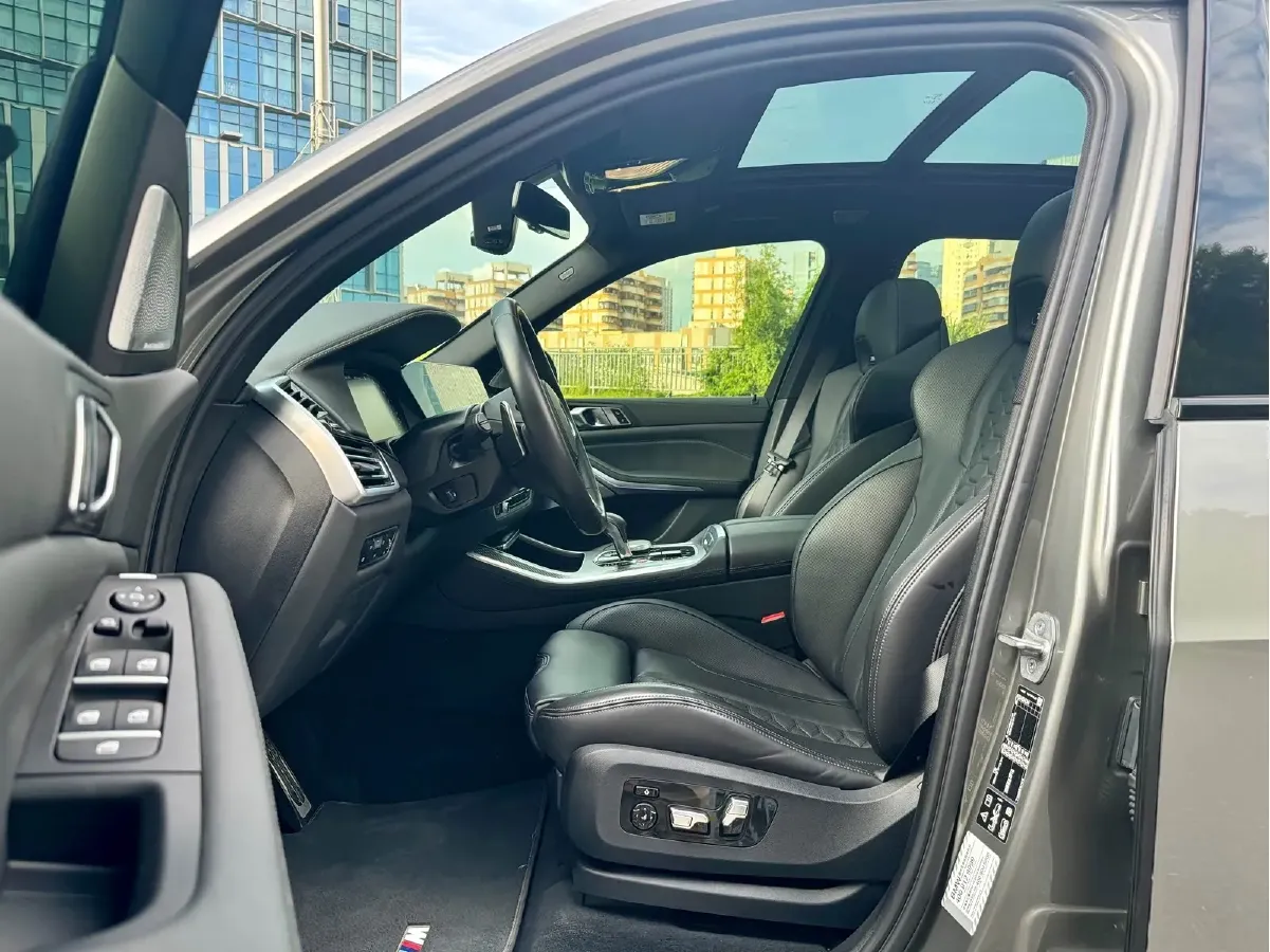 2022 BMW X5 M 4.4T 600HP V8 8AT,autocango,china used car exporter,china ev exporter,chinese used car exporter,chinese used ev exporter