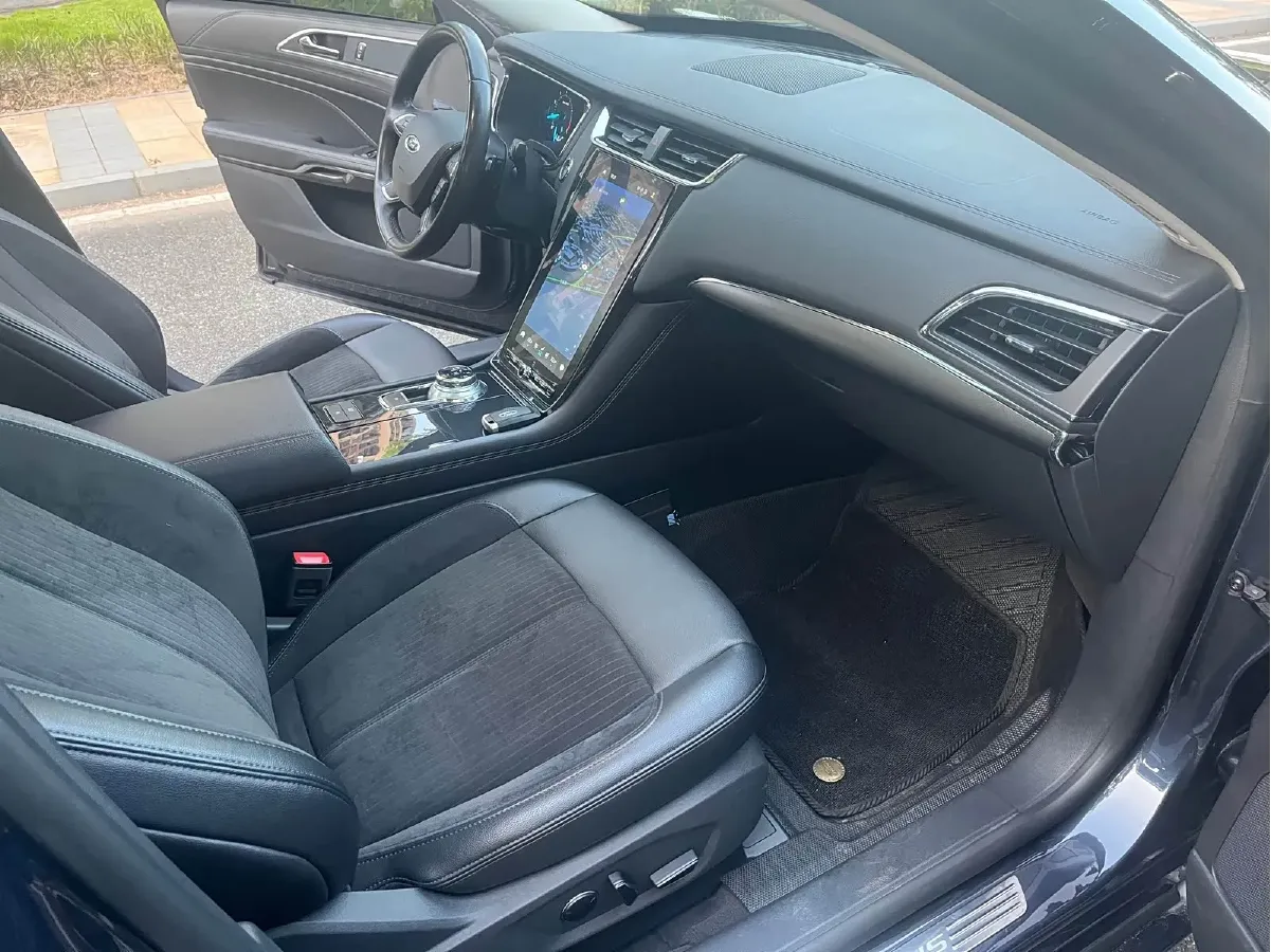 2019 Ford Taurus 2.0T 245HP L4 8AT,autocango,china used car exporter,china ev exporter,chinese used car exporter,chinese used ev exporter