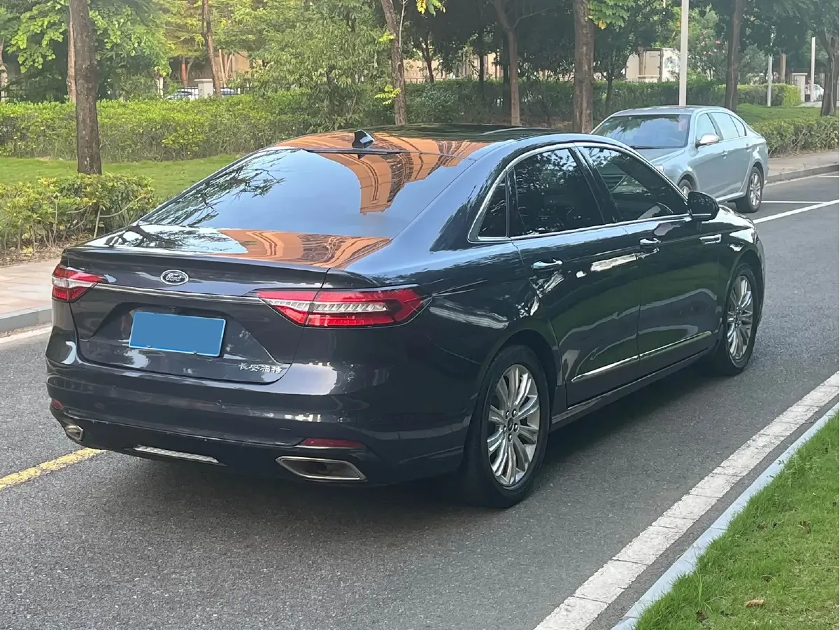 2019 Ford Taurus 2.0T 245HP L4 8AT,autocango,china used car exporter,china ev exporter,chinese used car exporter,chinese used ev exporter