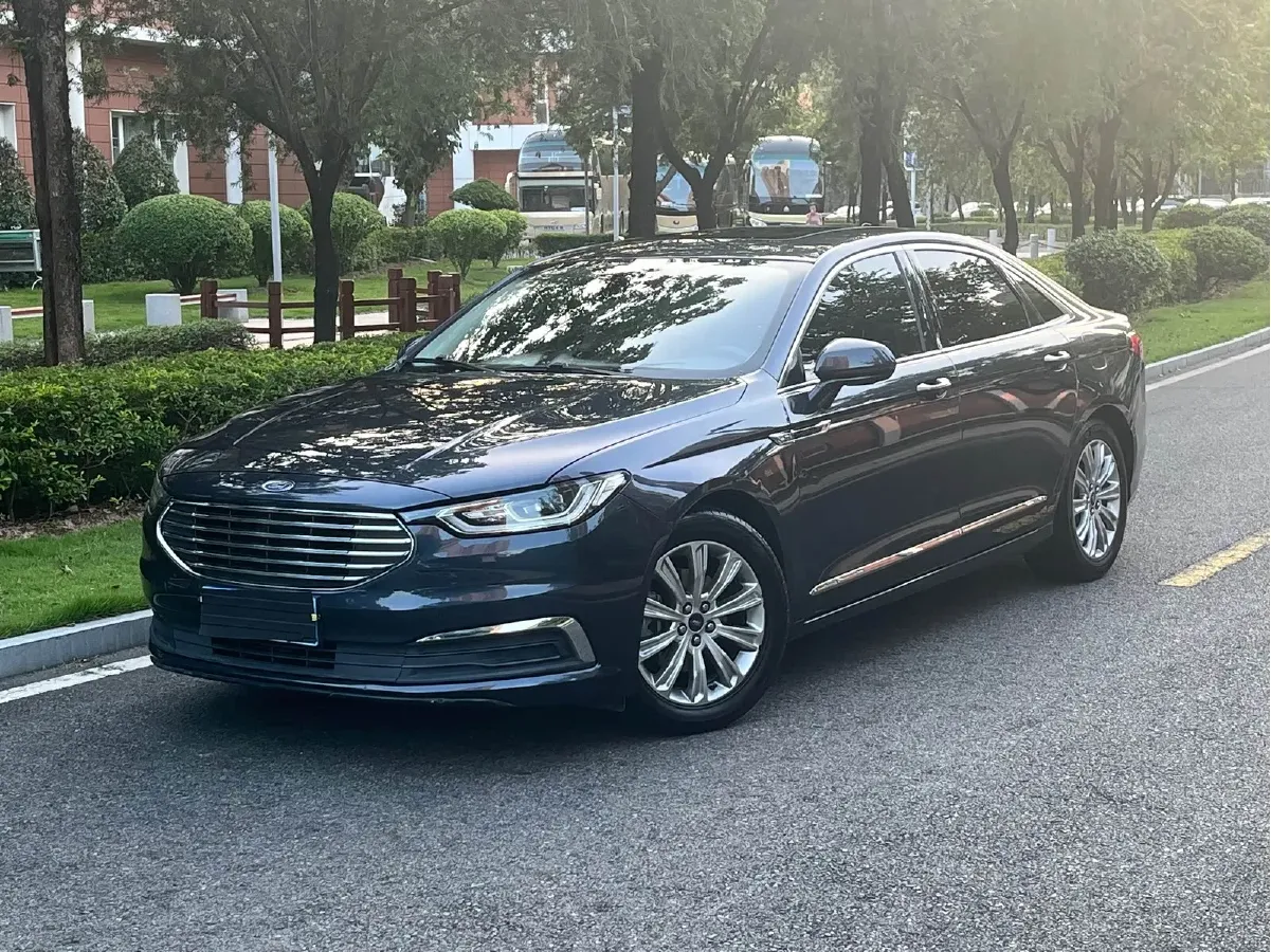2019 Ford Taurus 2.0T 245HP L4 8AT,autocango,china used car exporter,china ev exporter,chinese used car exporter,chinese used ev exporter