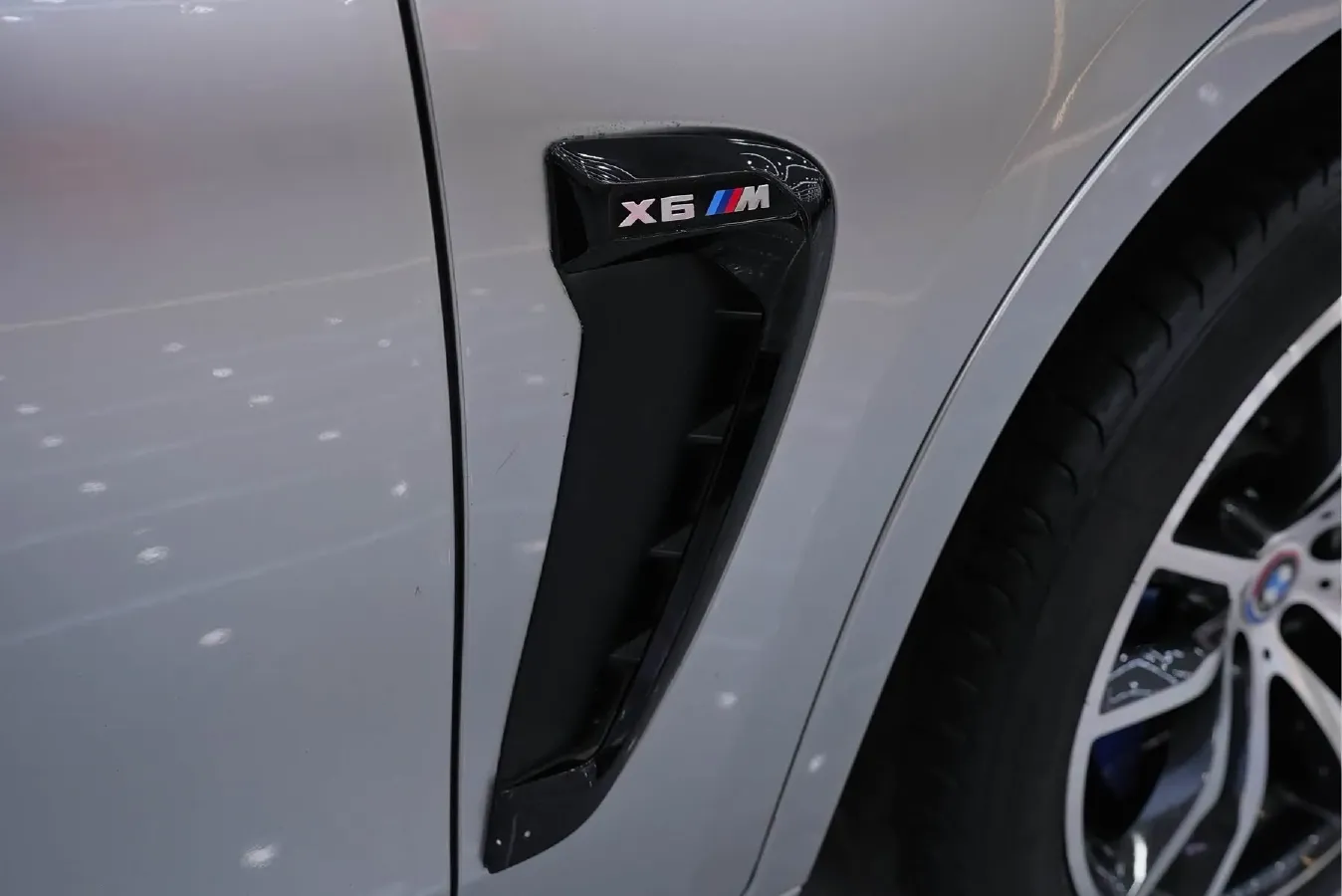 2015 BMW X6 M 4.4T 575HP V8 8AT,autocango,china used car exporter,china ev exporter,chinese used car exporter,chinese used ev exporter