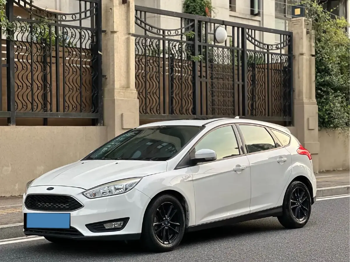 2017 Ford Focus 1.6L 125HP L4 6DCT