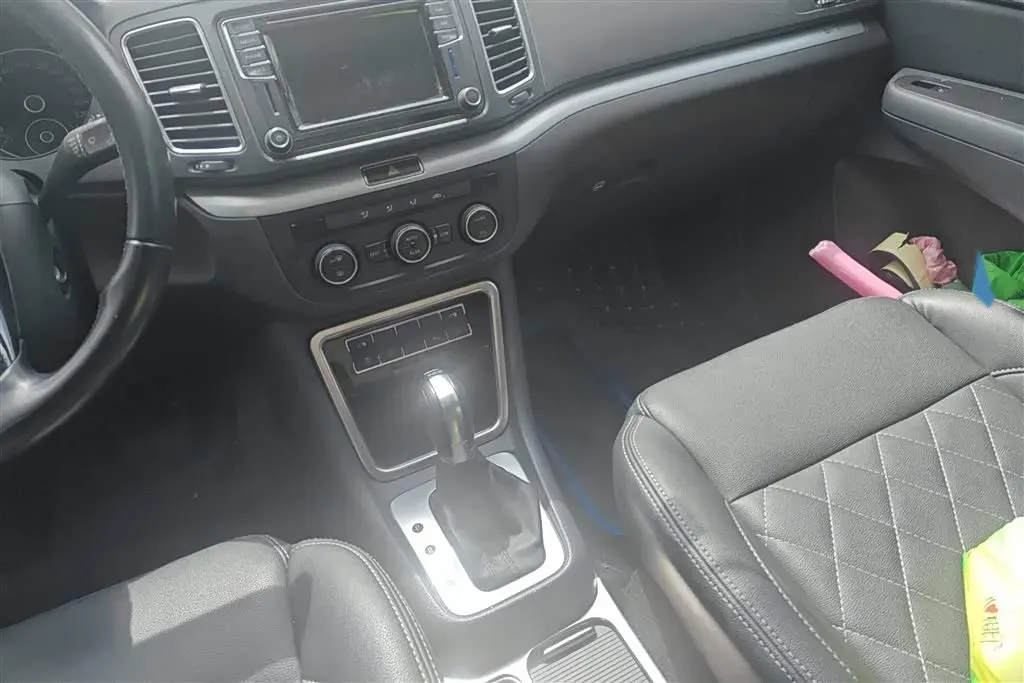 2018 Volkswagen Sharan 2.0T 220HP L4 6DCT,autocango,china used car exporter,china ev exporter,chinese used car exporter,chinese used ev exporter