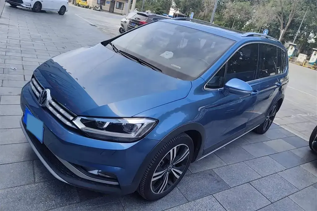 2021 Volkswagen Touran 1.4T 150HP L4 7DCT