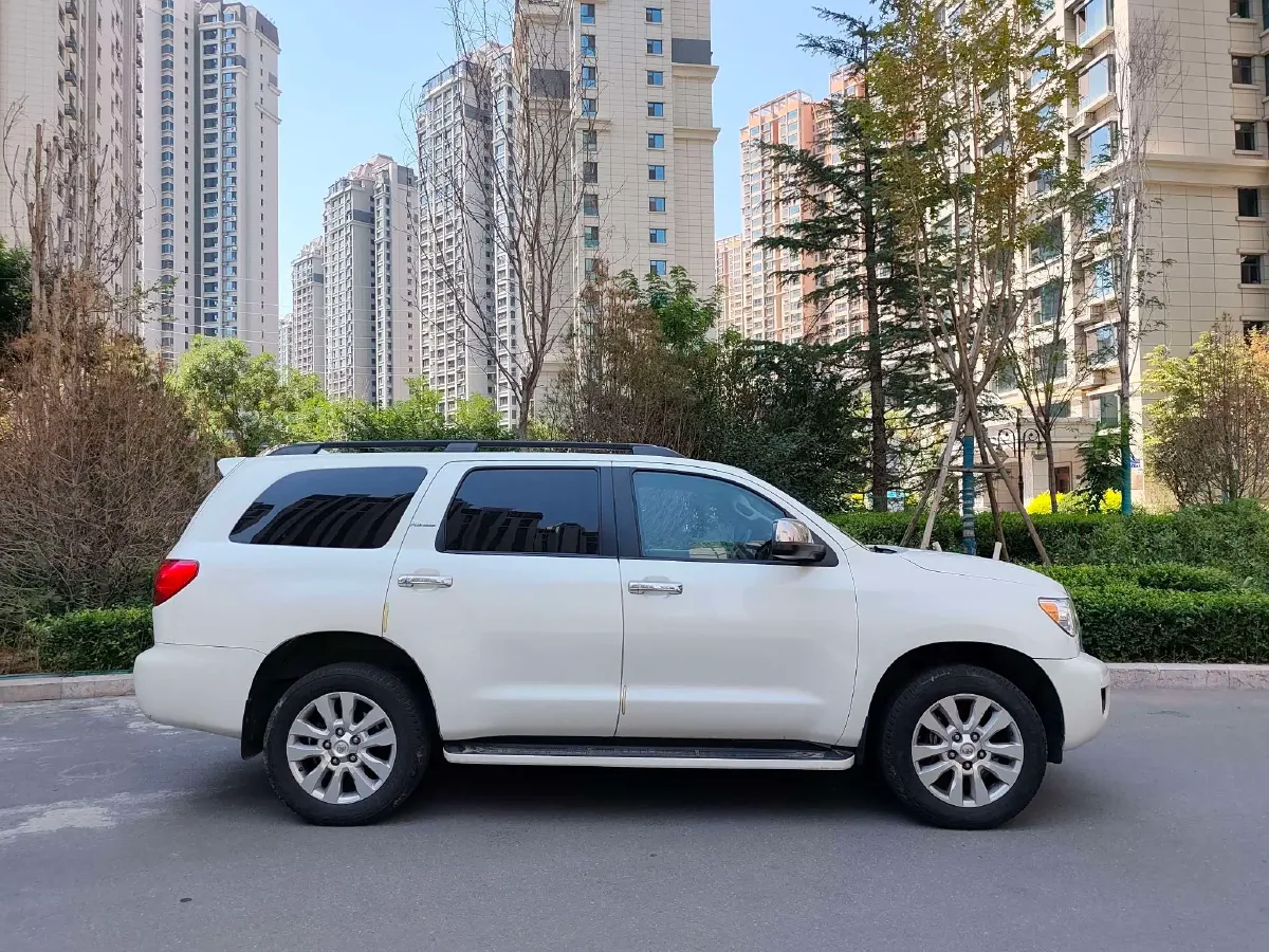 2010 Toyota Sequoia 5.7L 386HP V8 6AT,autocango,china used car exporter,china ev exporter,chinese used car exporter,chinese used ev exporter