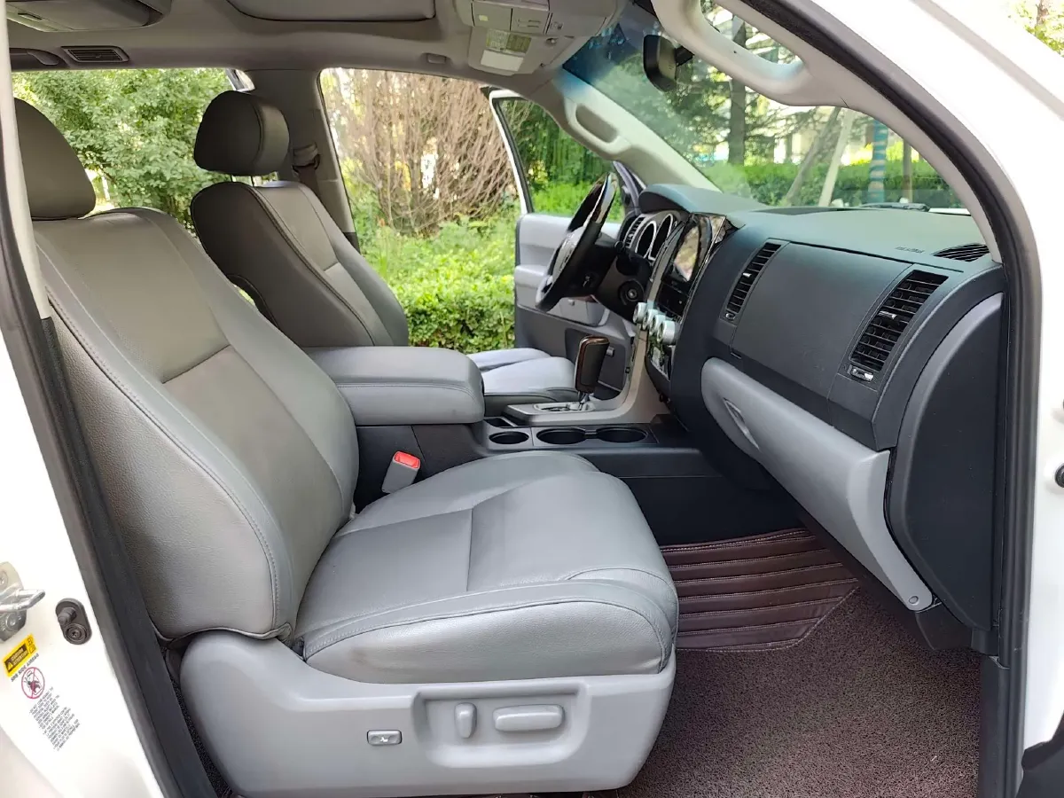 2010 Toyota Sequoia 5.7L 386HP V8 6AT,autocango,china used car exporter,china ev exporter,chinese used car exporter,chinese used ev exporter