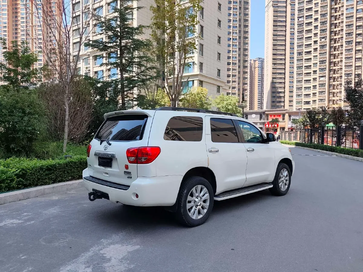 2010 Toyota Sequoia 5.7L 386HP V8 6AT,autocango,china used car exporter,china ev exporter,chinese used car exporter,chinese used ev exporter