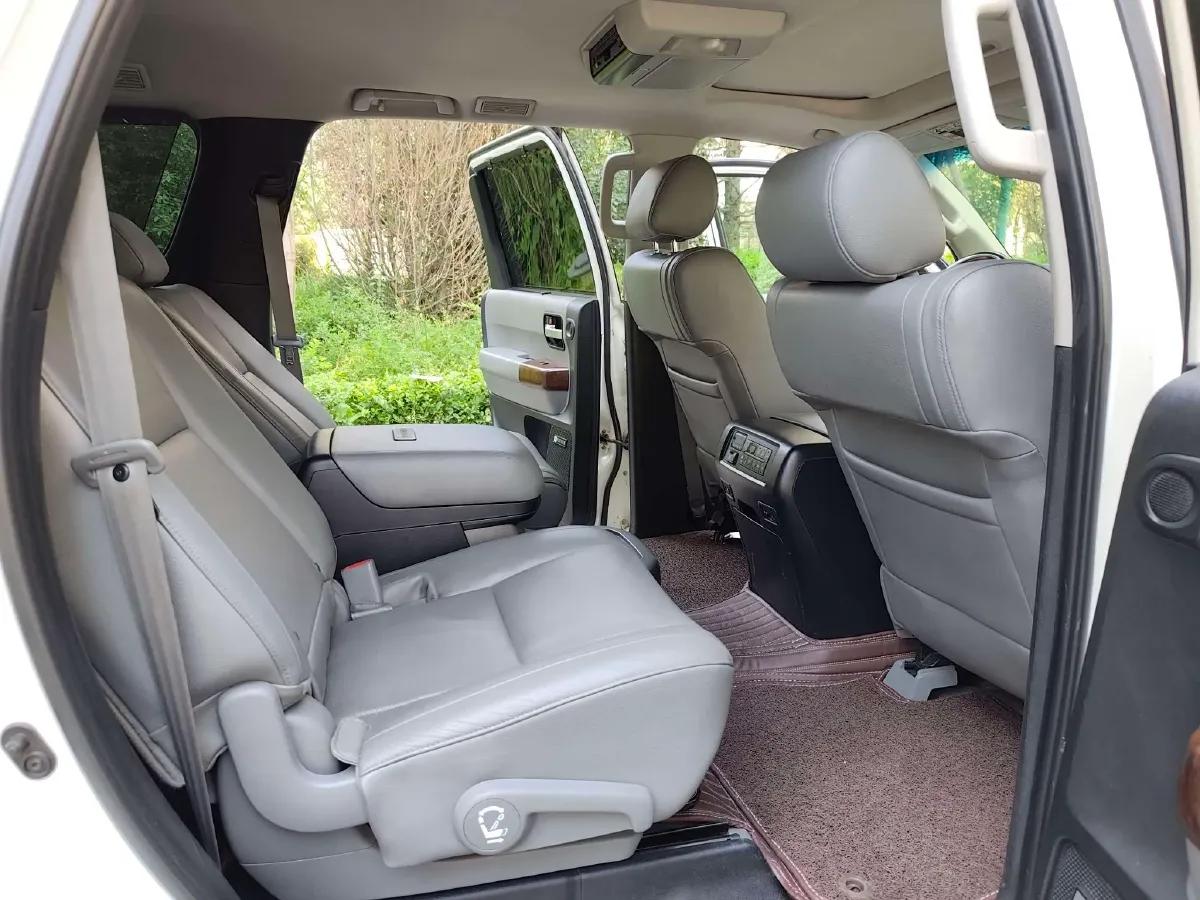 2010 Toyota Sequoia 5.7L 386HP V8 6AT,autocango,china used car exporter,china ev exporter,chinese used car exporter,chinese used ev exporter