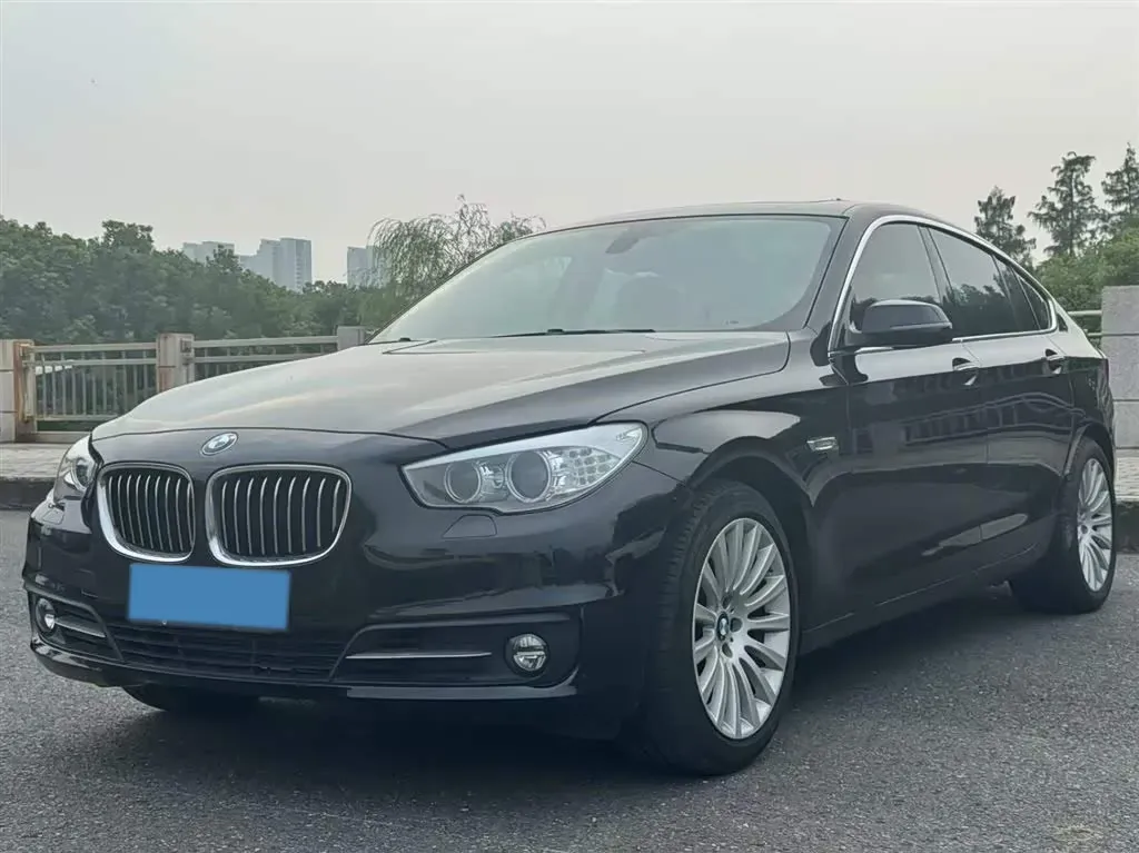 2015 BMW 5 Series GT 3.0T 306HP L6 8AT,autocango,china used car exporter,china ev exporter,chinese used car exporter,chinese used ev exporter
