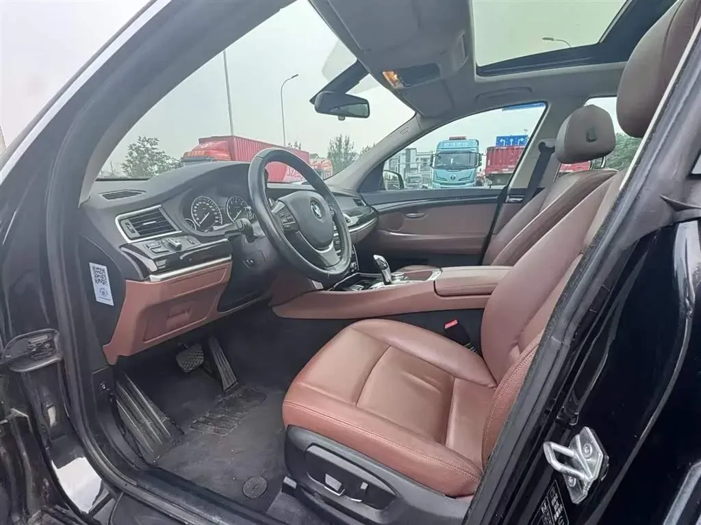 2015 BMW 5 Series GT 3.0T 306HP L6 8AT,autocango,china used car exporter,china ev exporter,chinese used car exporter,chinese used ev exporter