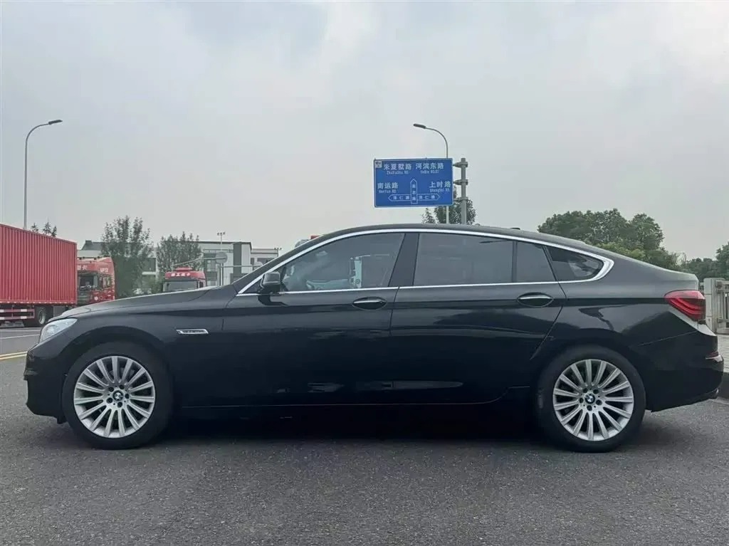 2015 BMW 5 Series GT 3.0T 306HP L6 8AT,autocango,china used car exporter,china ev exporter,chinese used car exporter,chinese used ev exporter