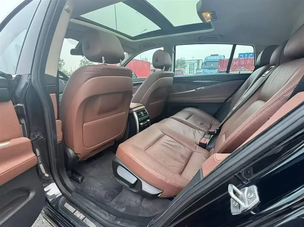 2015 BMW 5 Series GT 3.0T 306HP L6 8AT,autocango,china used car exporter,china ev exporter,chinese used car exporter,chinese used ev exporter