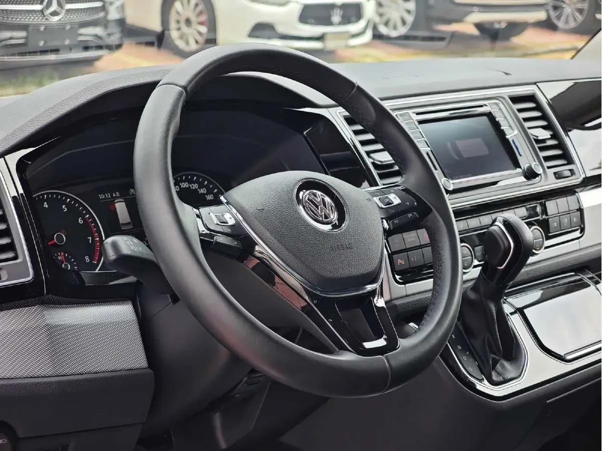 2016 Volkswagen Multivan 2.0T 204HP L4 7DCT,autocango,china used car exporter,china ev exporter,chinese used car exporter,chinese used ev exporter