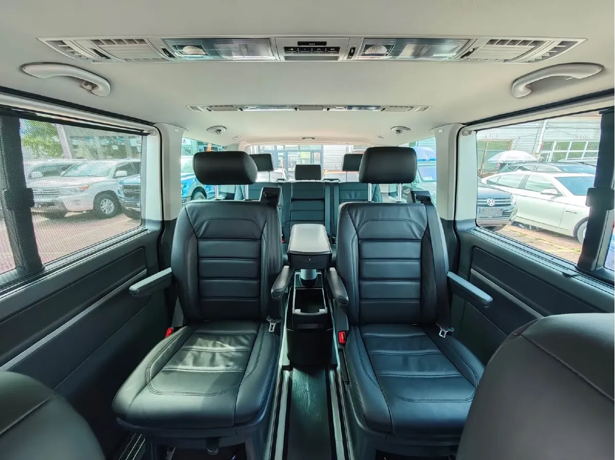 2016 Volkswagen Multivan 2.0T 204HP L4 7DCT,autocango,china used car exporter,china ev exporter,chinese used car exporter,chinese used ev exporter