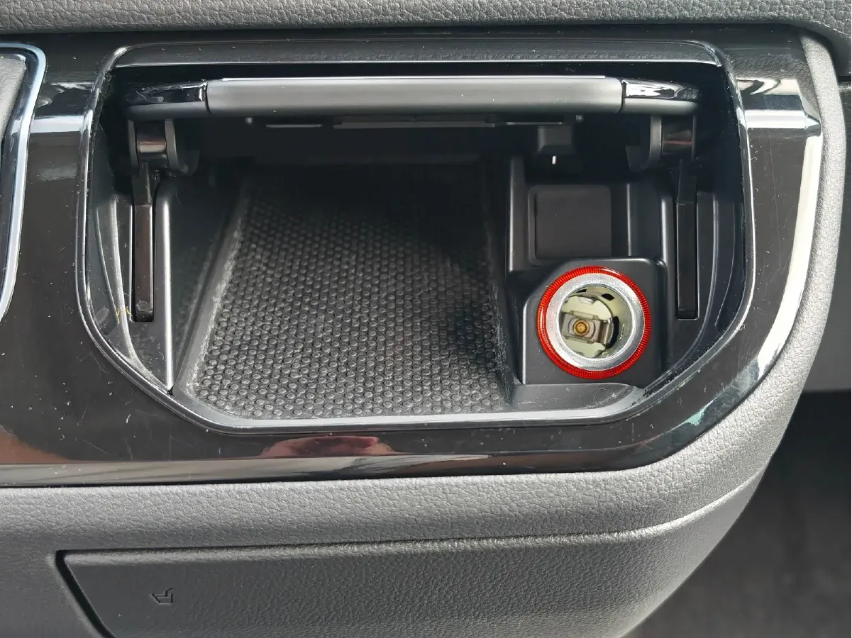 2016 Volkswagen Multivan 2.0T 204HP L4 7DCT,autocango,china used car exporter,china ev exporter,chinese used car exporter,chinese used ev exporter