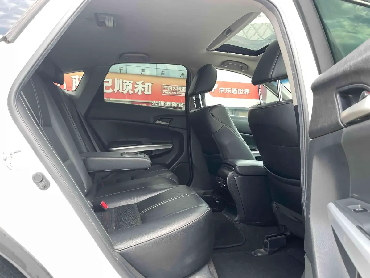 2012 Honda Crosstour 2.4L 197HP L4 5AT,autocango,china used car exporter,china ev exporter,chinese used car exporter,chinese used ev exporter