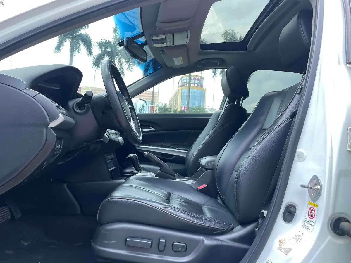 2012 Honda Crosstour 2.4L 197HP L4 5AT,autocango,china used car exporter,china ev exporter,chinese used car exporter,chinese used ev exporter