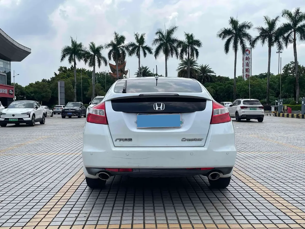 2012 Honda Crosstour 2.4L 197HP L4 5AT,autocango,china used car exporter,china ev exporter,chinese used car exporter,chinese used ev exporter