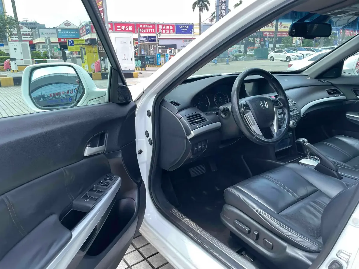 2012 Honda Crosstour 2.4L 197HP L4 5AT,autocango,china used car exporter,china ev exporter,chinese used car exporter,chinese used ev exporter