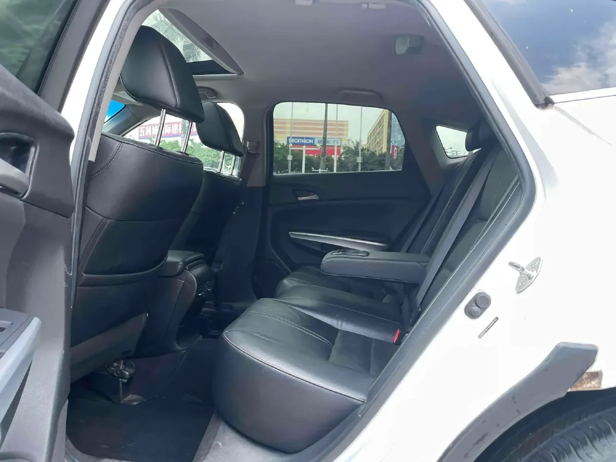 2012 Honda Crosstour 2.4L 197HP L4 5AT,autocango,china used car exporter,china ev exporter,chinese used car exporter,chinese used ev exporter