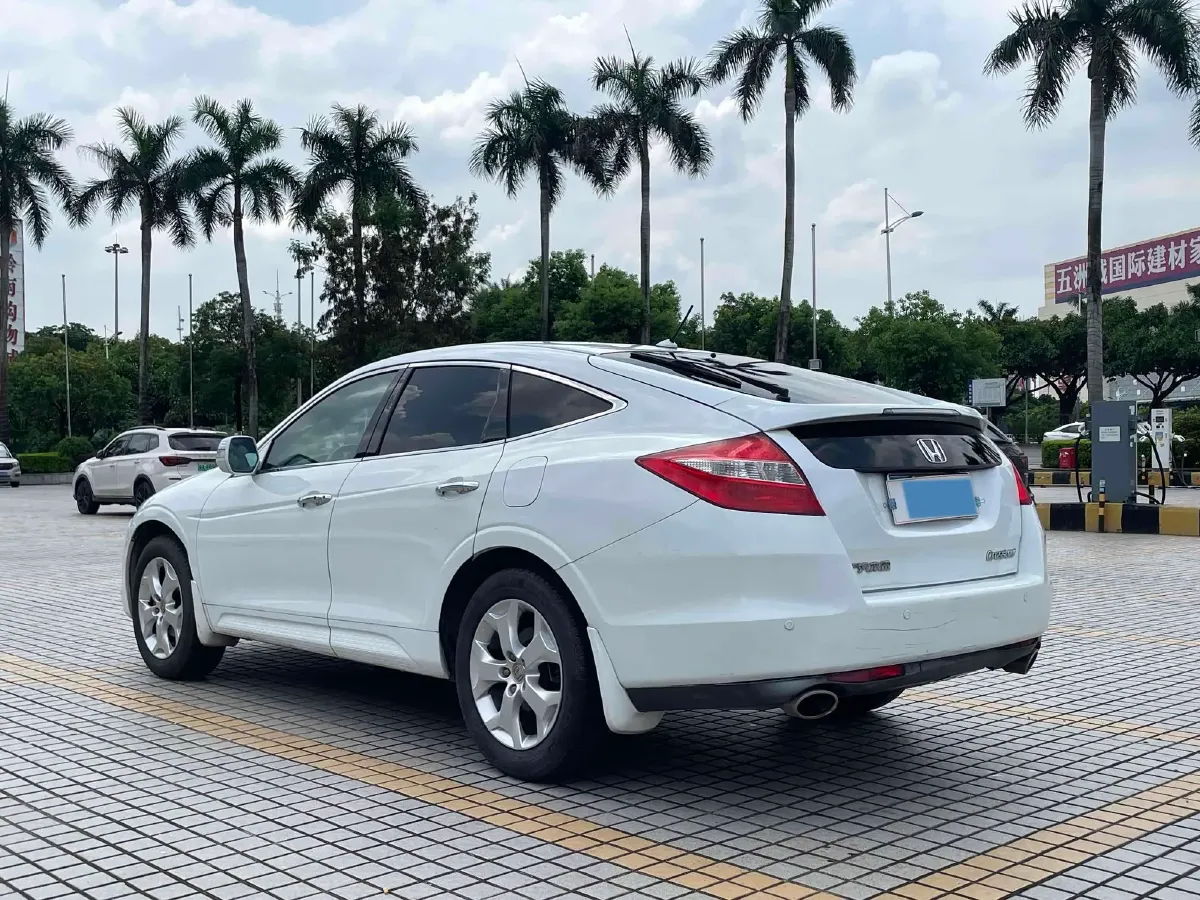 2012 Honda Crosstour 2.4L 197HP L4 5AT,autocango,china used car exporter,china ev exporter,chinese used car exporter,chinese used ev exporter