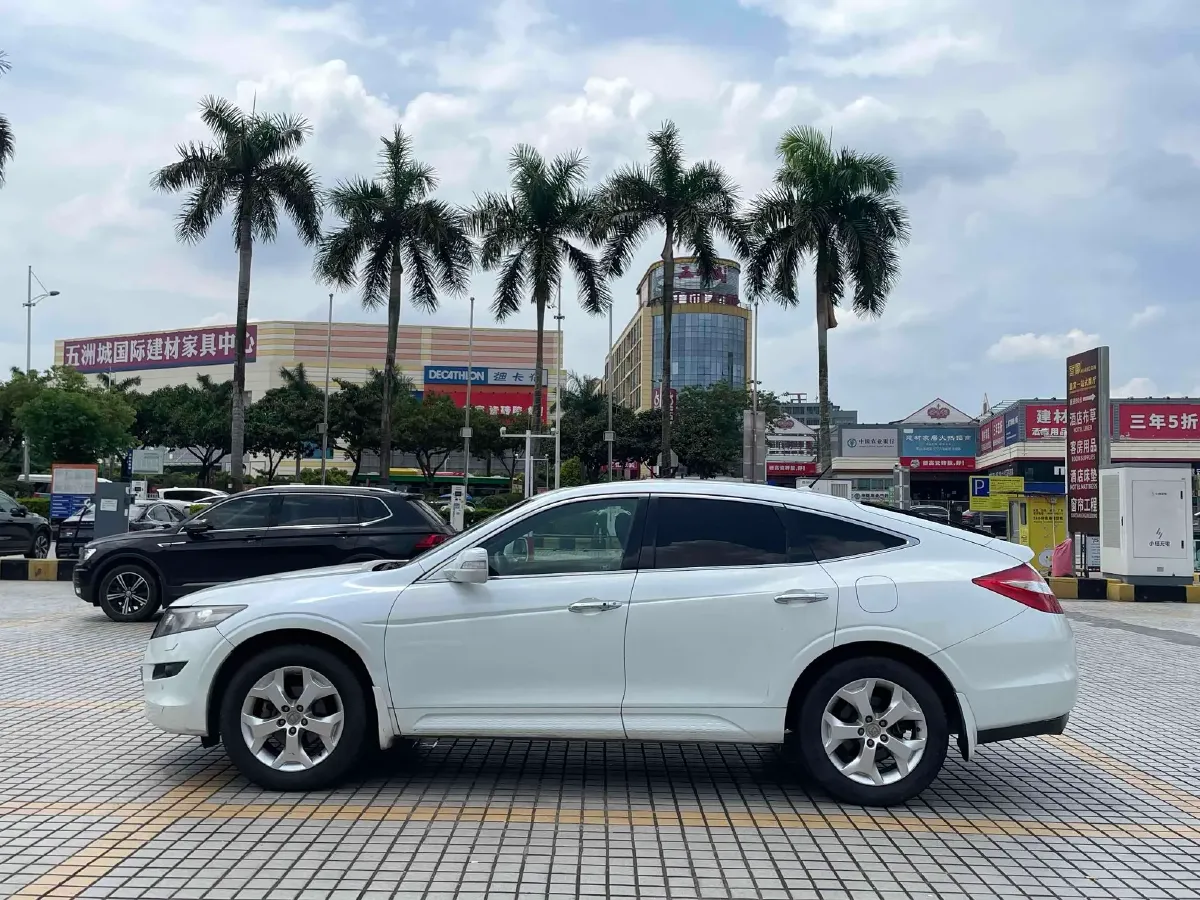 2012 Honda Crosstour 2.4L 197HP L4 5AT,autocango,china used car exporter,china ev exporter,chinese used car exporter,chinese used ev exporter