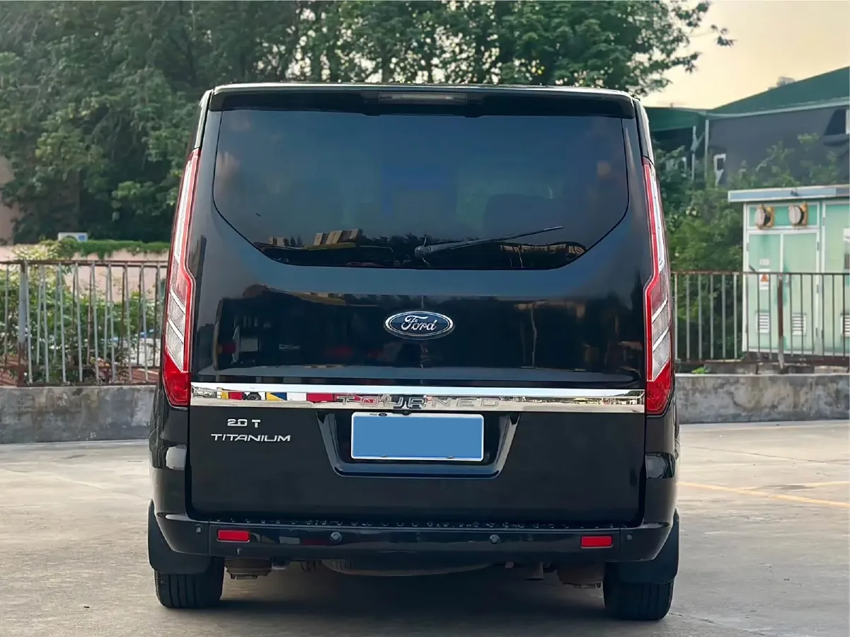 2017 Ford Tourneo 2.0T 203HP L4 6AT,autocango,china used car exporter,china ev exporter,chinese used car exporter,chinese used ev exporter