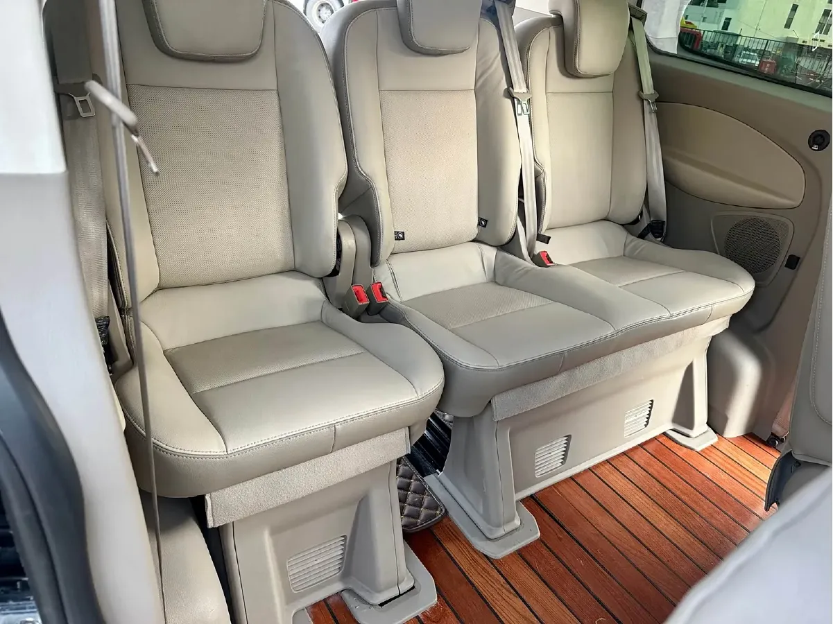 2017 Ford Tourneo 2.0T 203HP L4 6AT,autocango,china used car exporter,china ev exporter,chinese used car exporter,chinese used ev exporter