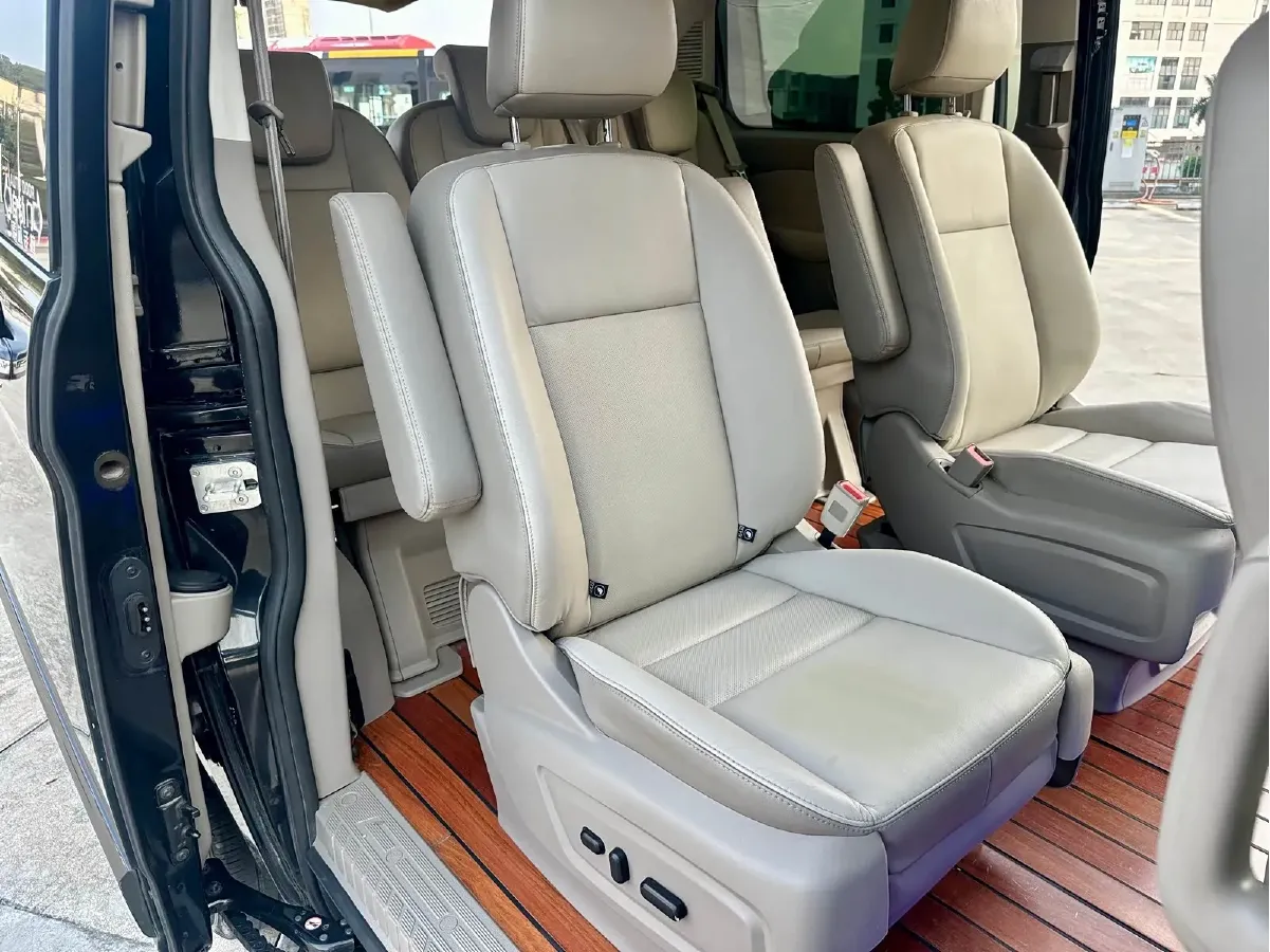 2017 Ford Tourneo 2.0T 203HP L4 6AT,autocango,china used car exporter,china ev exporter,chinese used car exporter,chinese used ev exporter