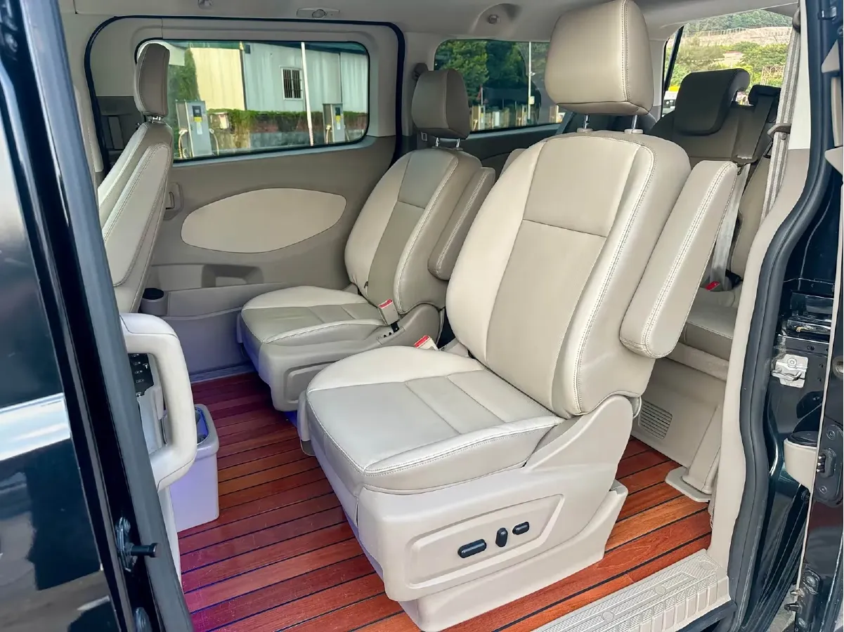 2017 Ford Tourneo 2.0T 203HP L4 6AT,autocango,china used car exporter,china ev exporter,chinese used car exporter,chinese used ev exporter