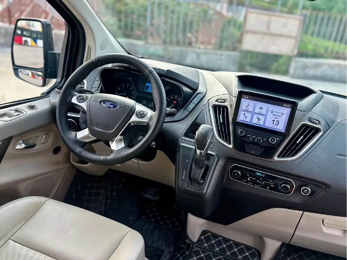 2017 Ford Tourneo 2.0T 203HP L4 6AT,autocango,china used car exporter,china ev exporter,chinese used car exporter,chinese used ev exporter