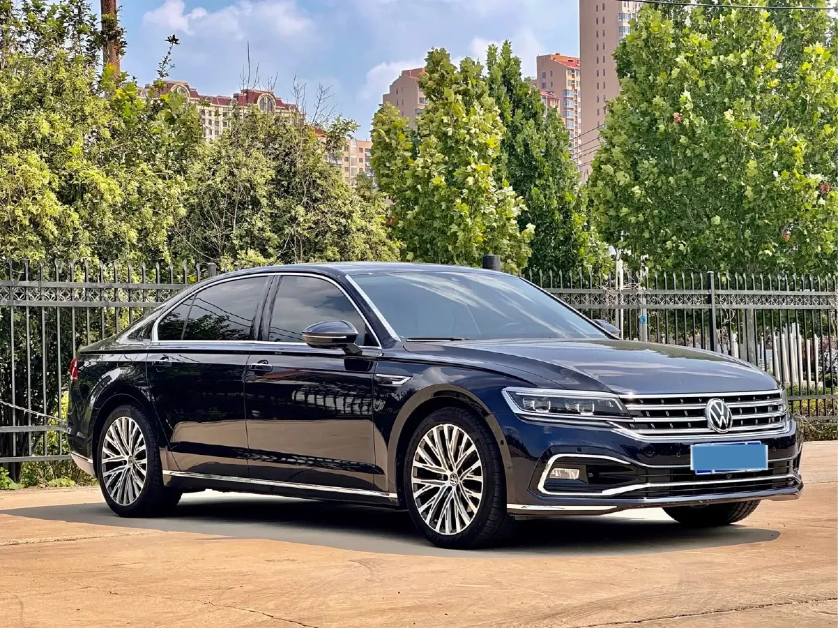 2021 Volkswagen Phideon 2.0T 224HP L4 7DCT,autocango,china used car exporter,china ev exporter,chinese used car exporter,chinese used ev exporter