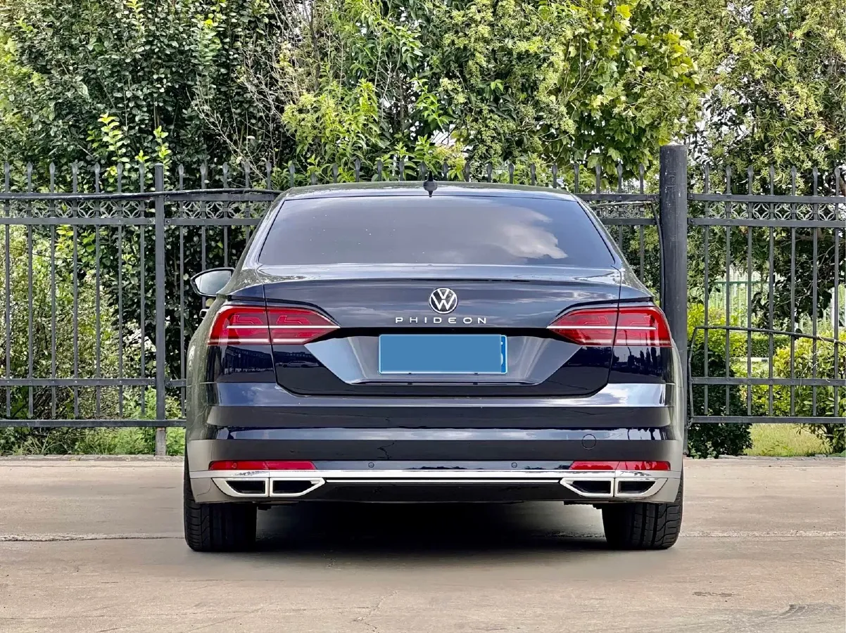 2021 Volkswagen Phideon 2.0T 224HP L4 7DCT,autocango,china used car exporter,china ev exporter,chinese used car exporter,chinese used ev exporter