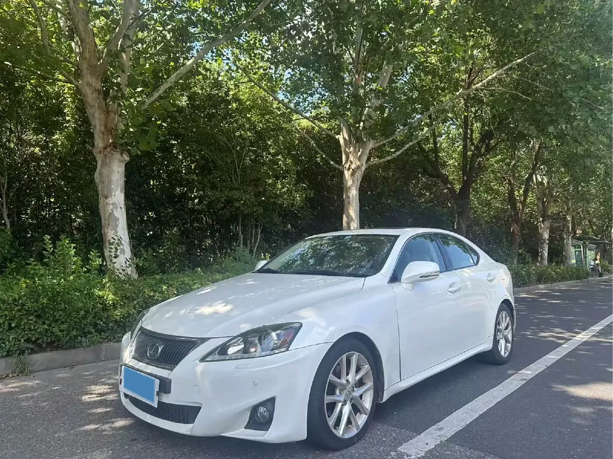 2011 Lexus IS 2.5L 208HP V6 6AT,autocango,china used car exporter,china ev exporter,chinese used car exporter,chinese used ev exporter