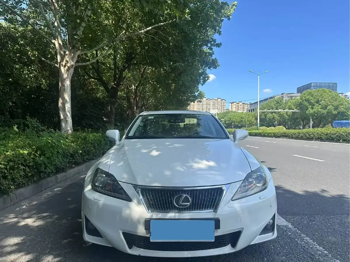 2011 Lexus IS 2.5L 208HP V6 6AT