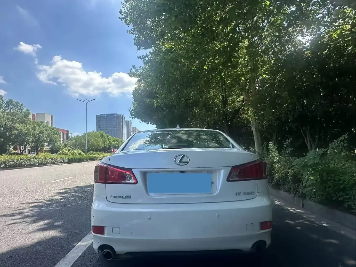 2011 Lexus IS 2.5L 208HP V6 6AT,autocango,china used car exporter,china ev exporter,chinese used car exporter,chinese used ev exporter