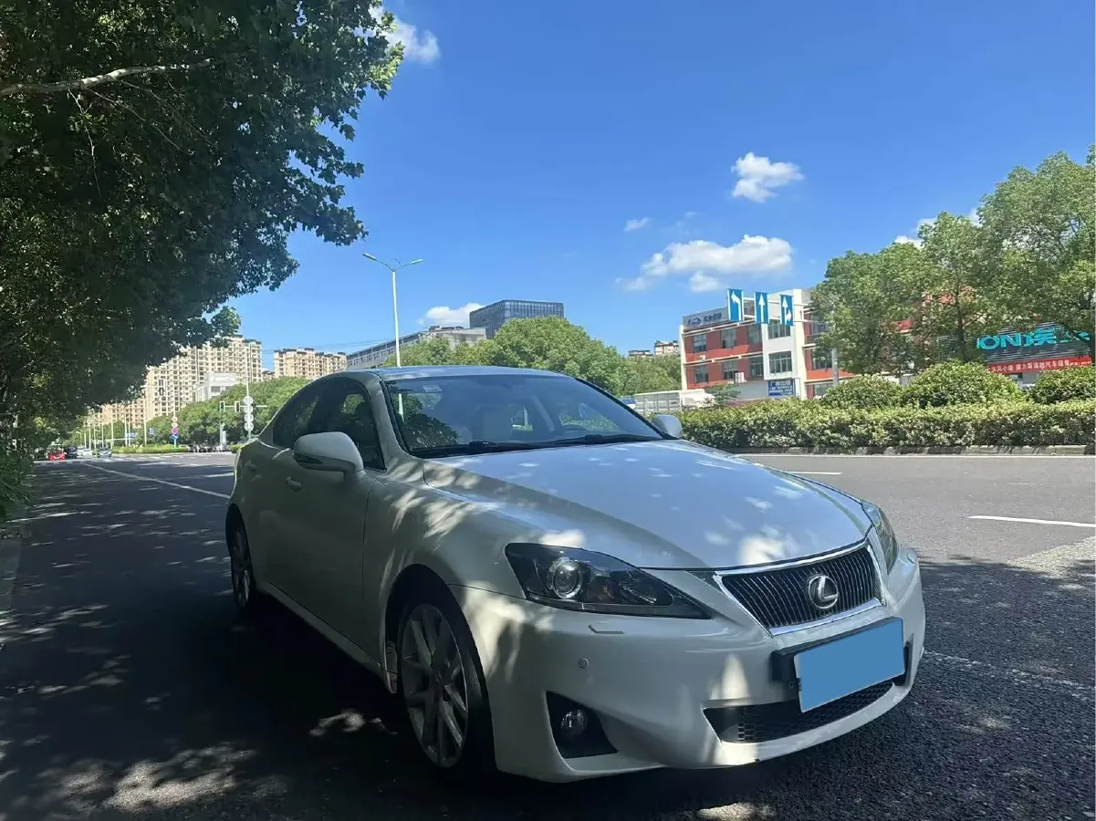 2011 Lexus IS 2.5L 208HP V6 6AT,autocango,china used car exporter,china ev exporter,chinese used car exporter,chinese used ev exporter