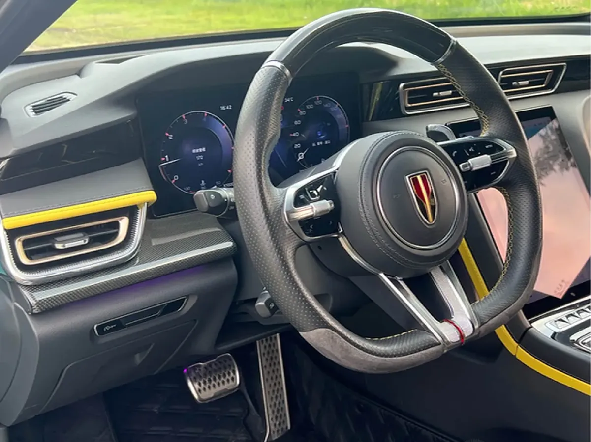 2023 HongQi H6 2.0T 252HP L4 8AT,autocango,china used car exporter,china ev exporter,chinese used car exporter,chinese used ev exporter